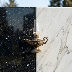 Гранит или мрамор: честное сравнение для нашего климата